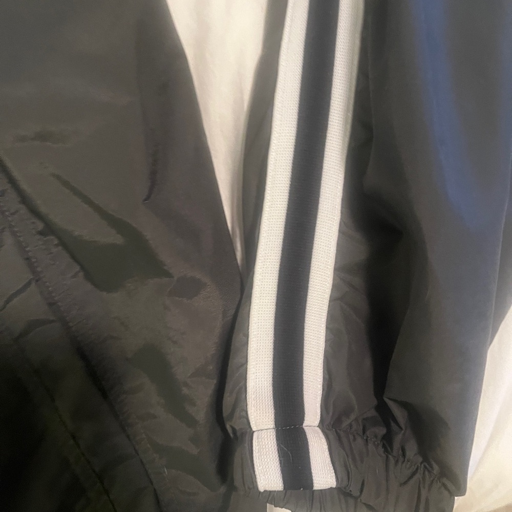 Men’s Aeropostale Charcoal Hooded Windbreaker - Picture 7 of 7